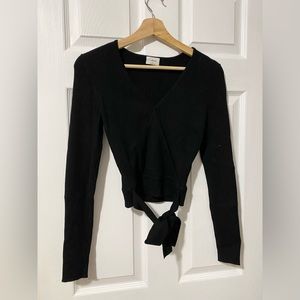 Aritzia Wilfred Black Sweater size medium